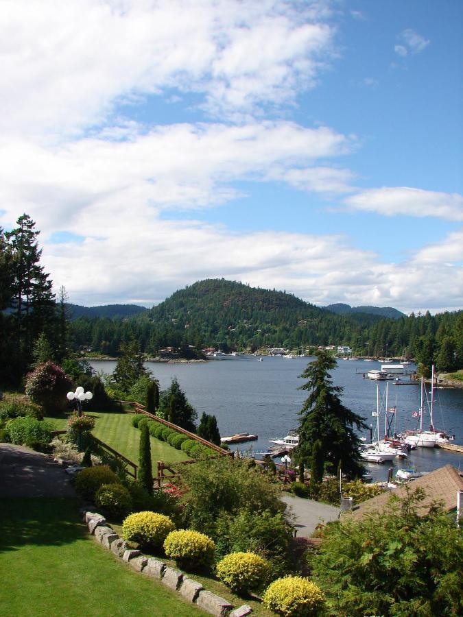 Sunshine Coast Resort Madeira Park Exterior photo